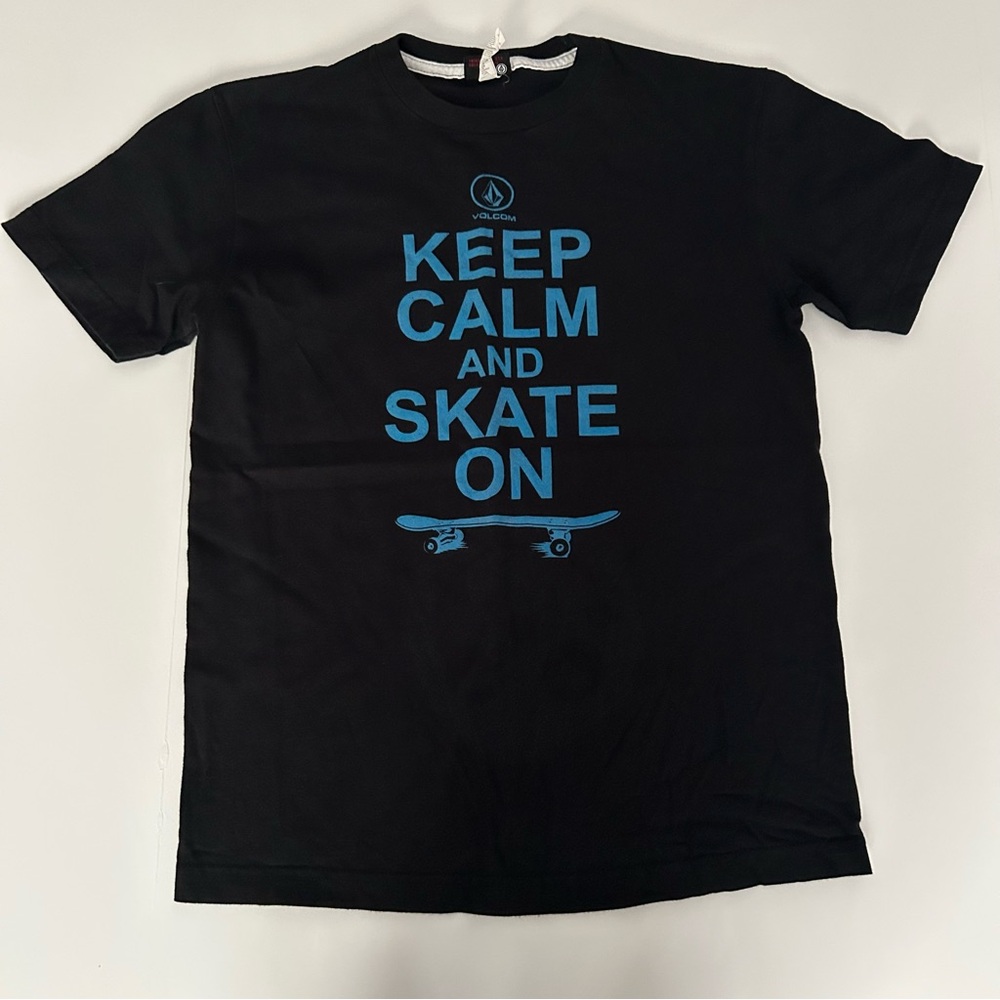 ⭐Big Boys Volcom Keep Calm and Skate on Black & Blue Short Sleeve T-Shirt Size L